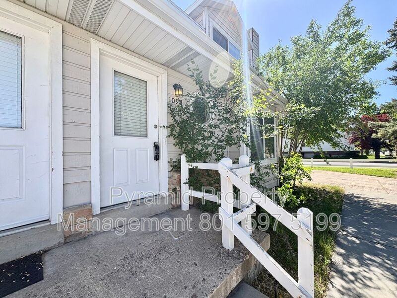 1099 Shepard Ln - Photo 2 of 22