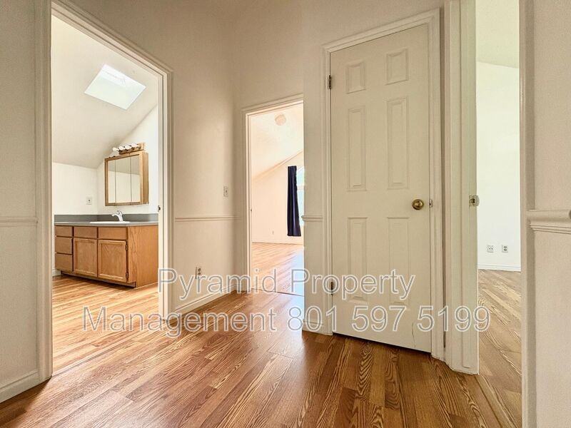 1099 Shepard Ln - Photo 4 of 22
