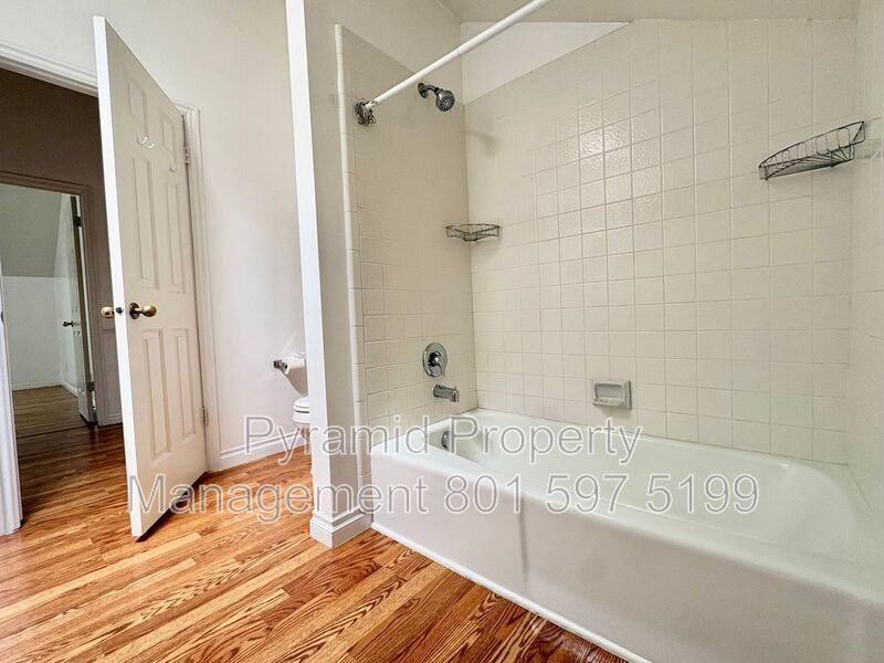 1099 Shepard Ln - Photo 6 of 22