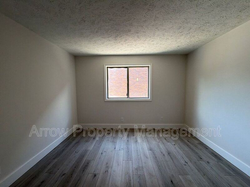1429 N 34th St #5 - Photo 7 of 10