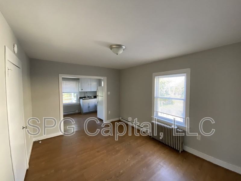 241 York St - Photo 5 of 10