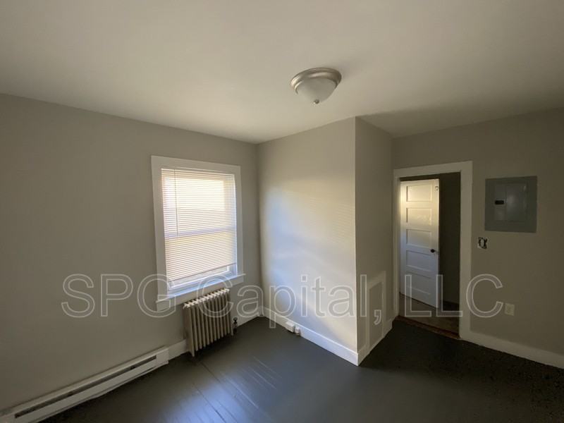 241 York St - Photo 6 of 10
