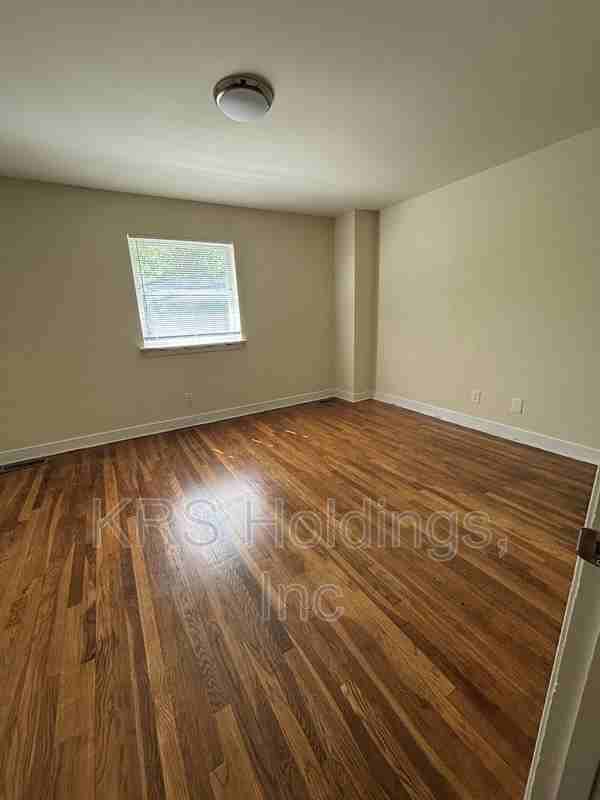 5238 Goolsby Ct - Photo 5 of 9