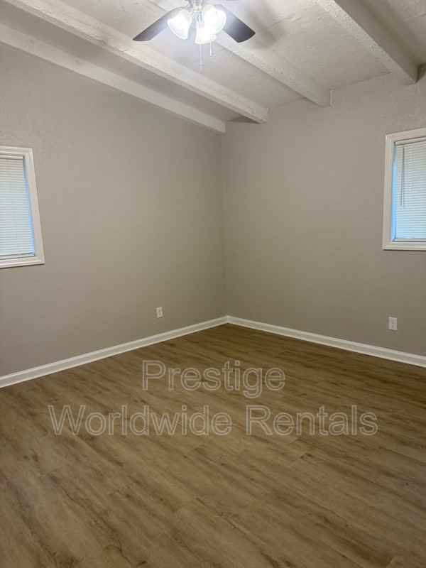 4549 Sims St - Photo 2 of 9