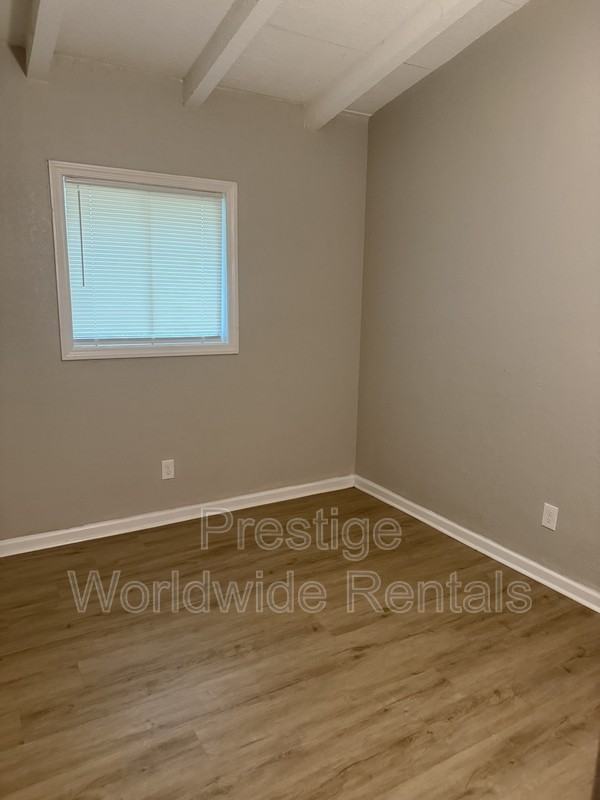 4549 Sims St - Photo 5 of 9