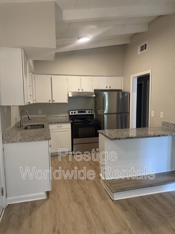 4549 Sims St - Photo 6 of 9