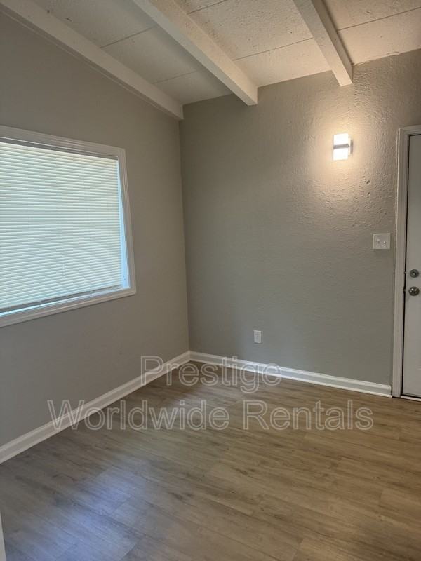 4549 Sims St - Photo 7 of 9