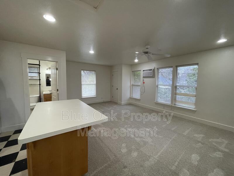 568 E 4th St #B - Photo 2 of 6