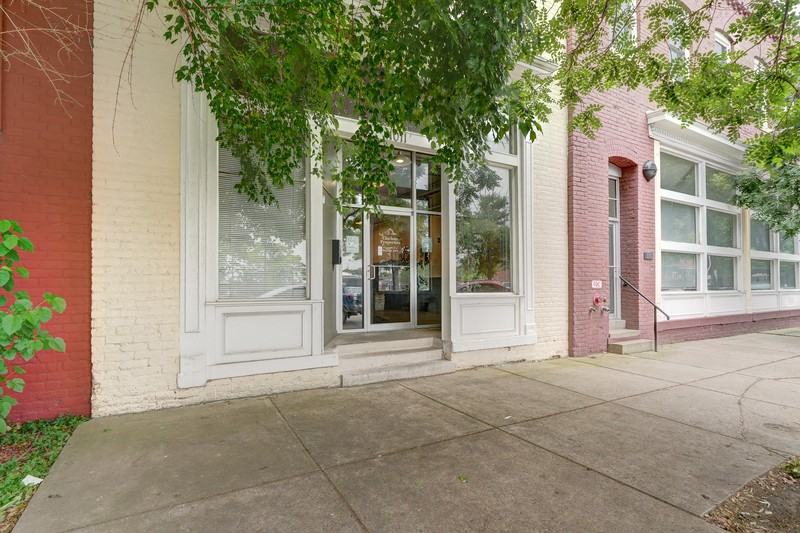 1011 W Marshall St #212 - Photo 5 of 22