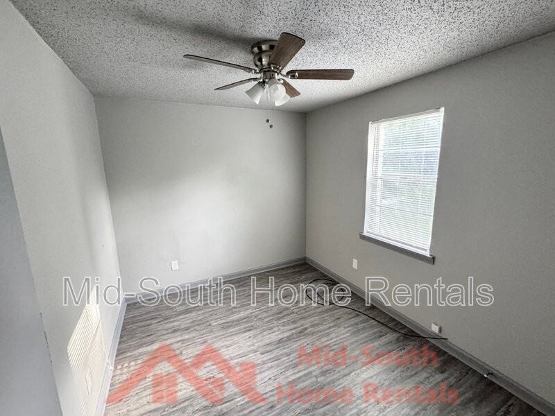 487 Williams Ave #03 - Photo 4 of 8