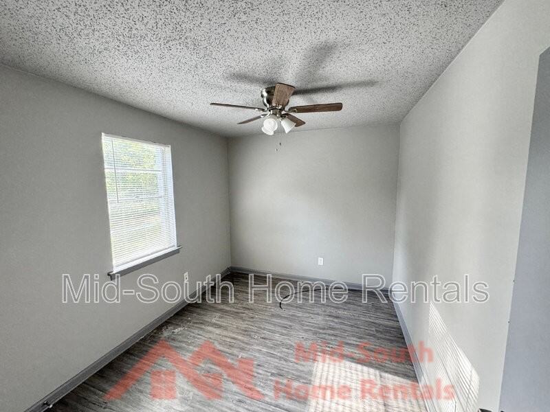 487 Williams Ave #03 - Photo 5 of 8