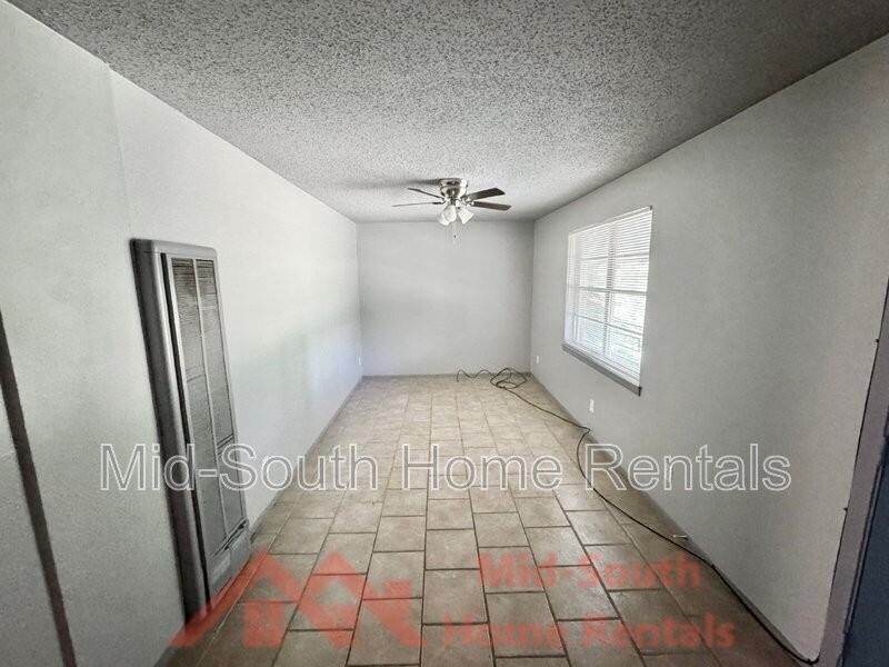487 Williams Ave #03 - Photo 6 of 8