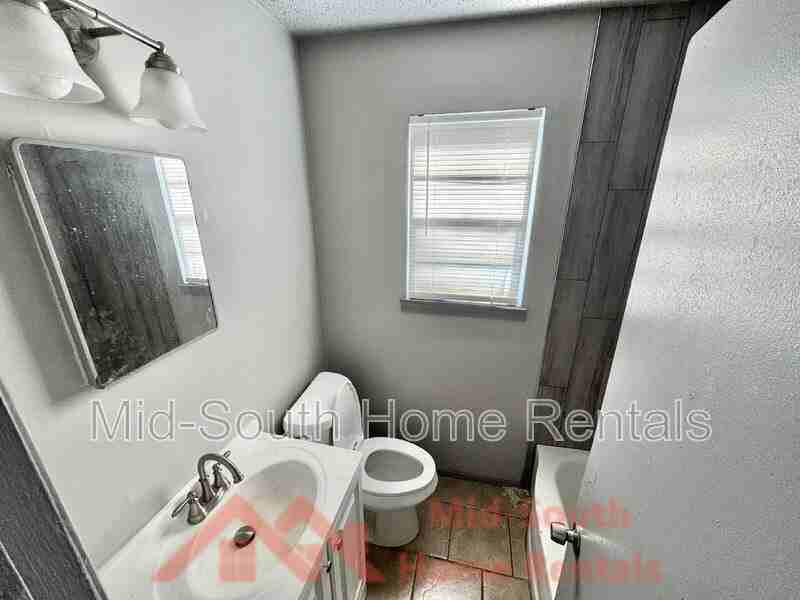 487 Williams Ave #04 - Photo 6 of 9