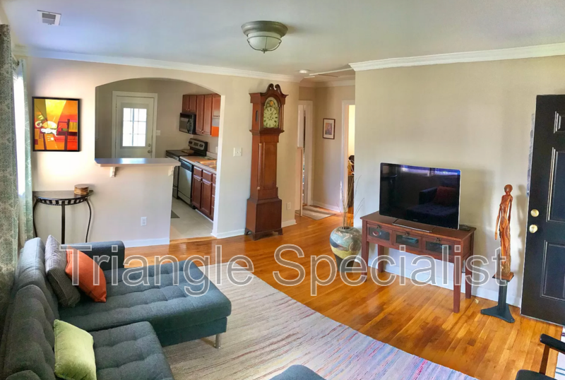 2340 Bernard St - Photo 4 of 14