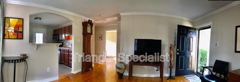 2340 Bernard St - Photo 6 of 14