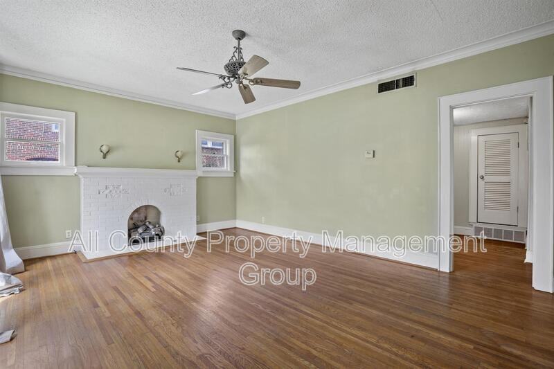 2625 S University Dr - Photo 4 of 15