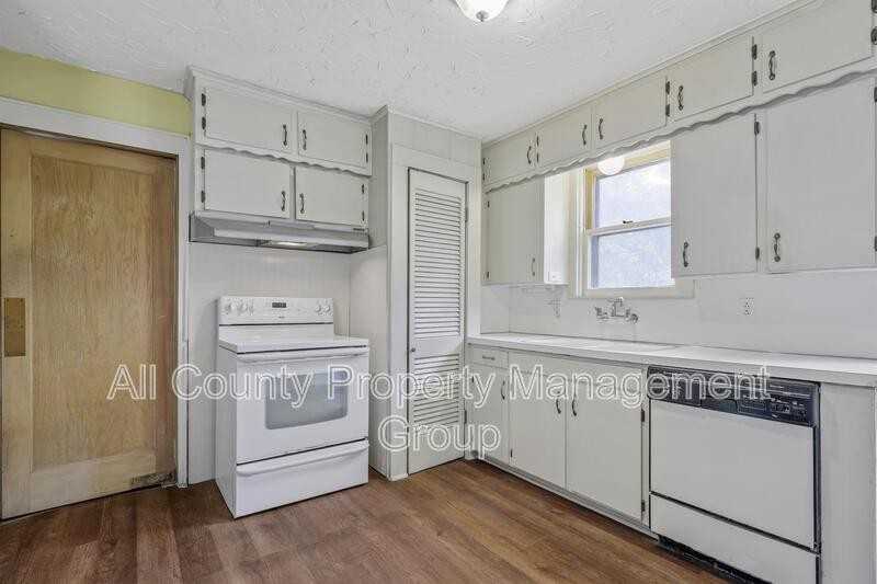 2625 S University Dr - Photo 7 of 15