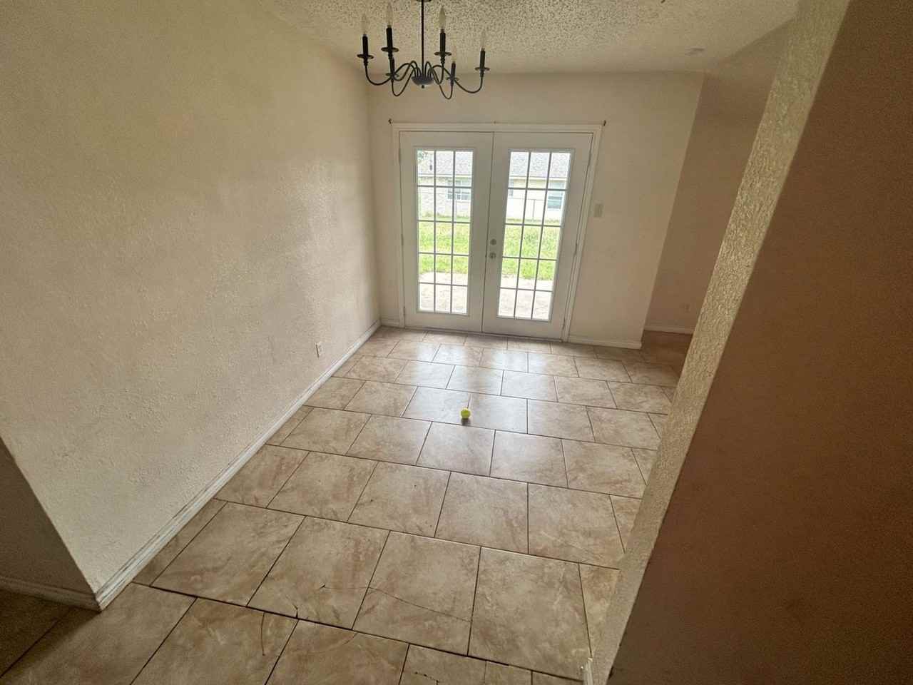 2003 Ruiz Dr - Photo 3 of 4