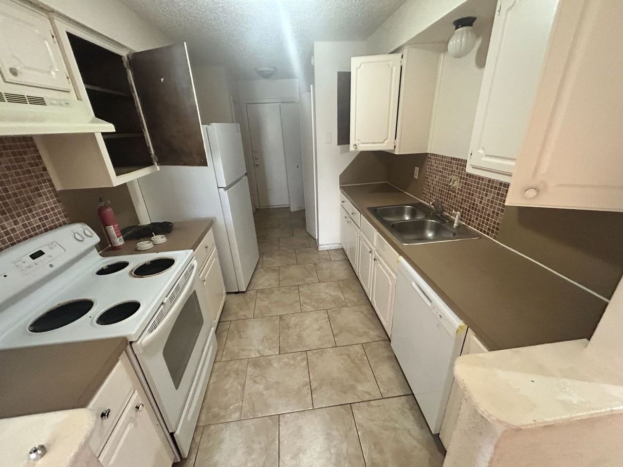 2003 Ruiz Dr - Photo 4 of 4