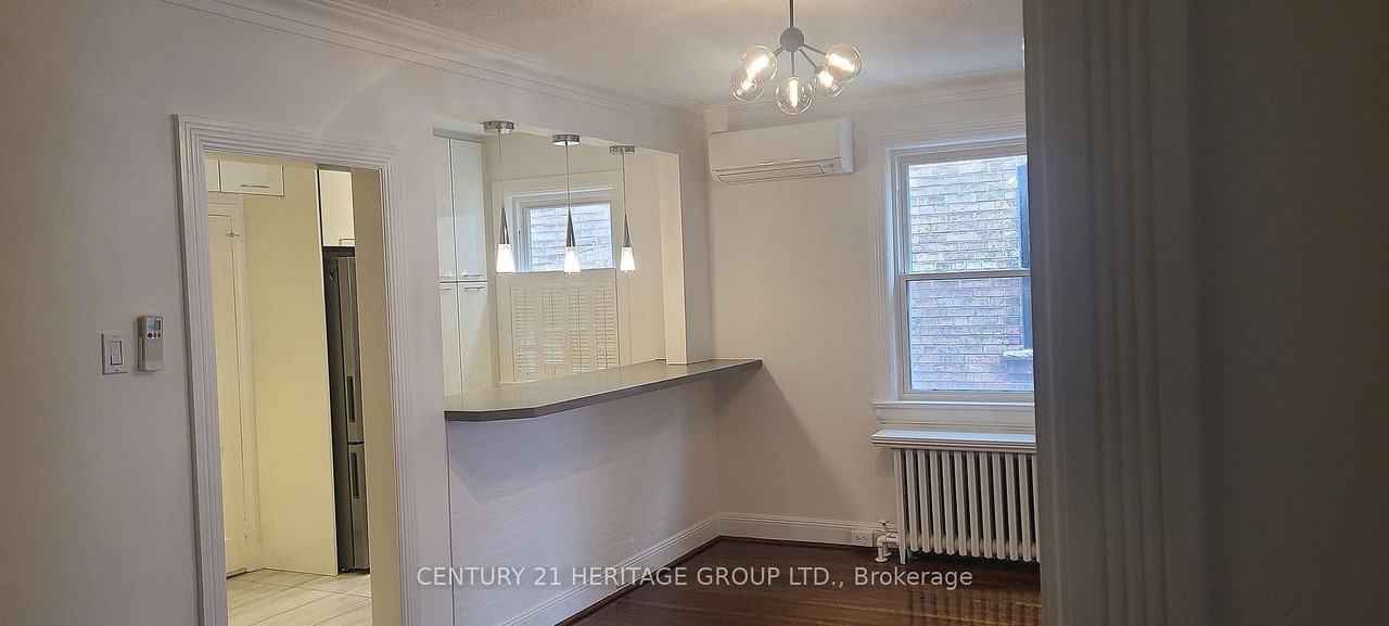 978 Avenue Road #Main - Photo 6 of 19
