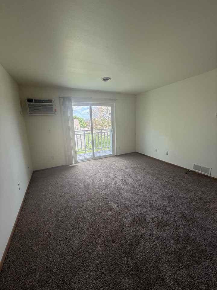 Westgrand Apartments - Photo 3 of 19