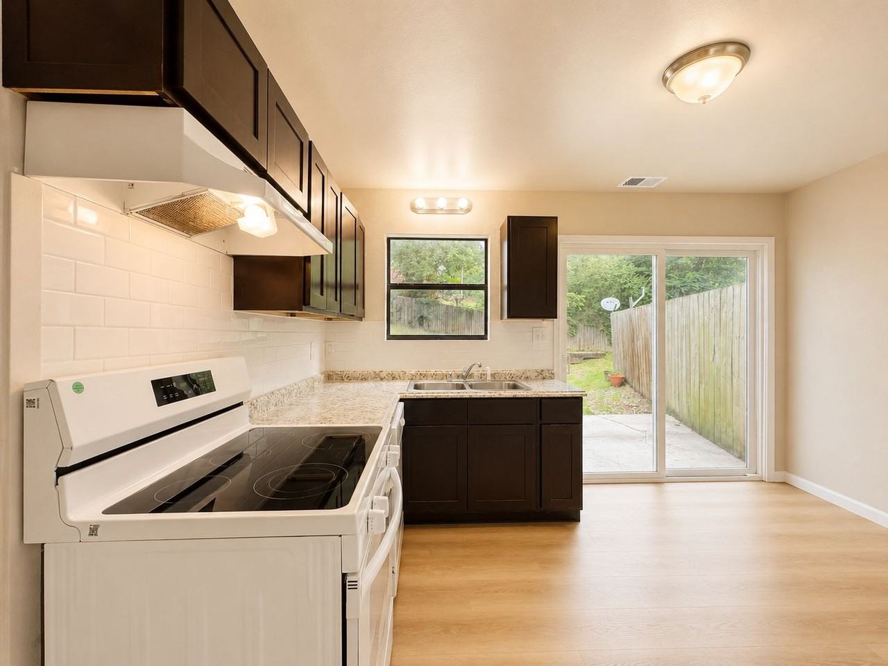 2315 Byers St - Photo 6 of 22
