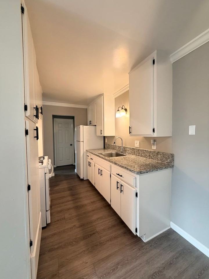 Encanto Apartments - Photo 5 of 22