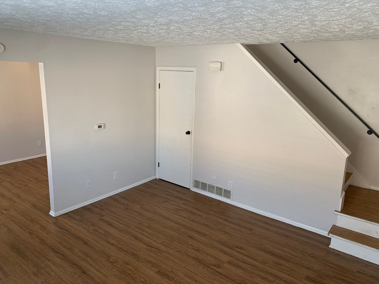 6450 FARMDALE RD - Photo 4 of 25
