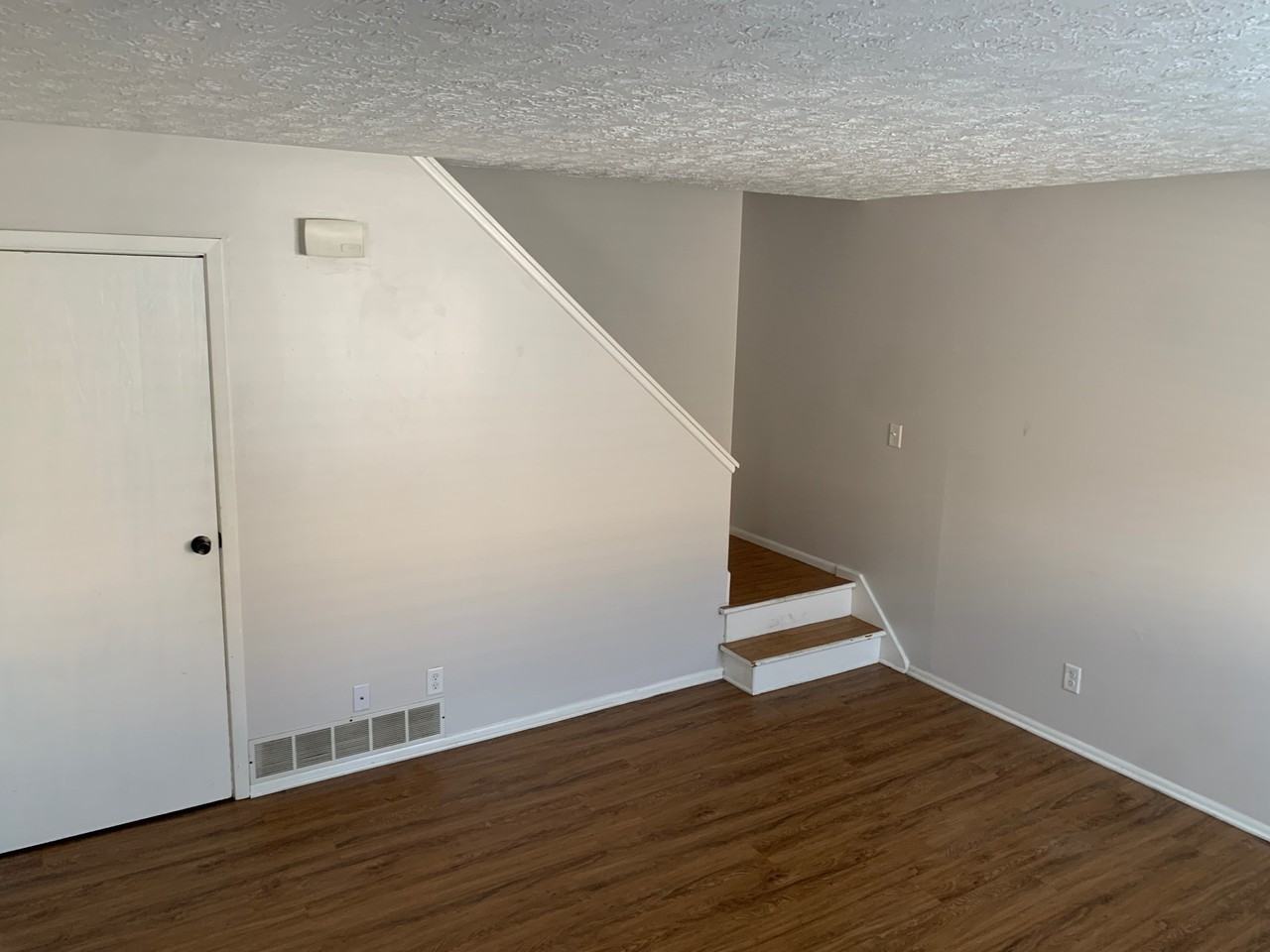 6450 FARMDALE RD - Photo 5 of 25