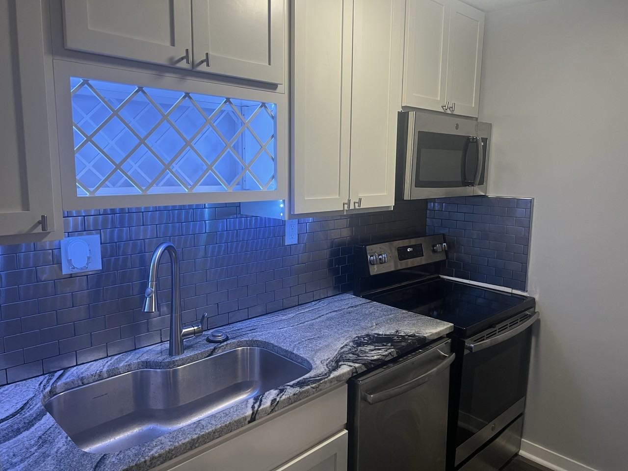 838 Oak St. - Photo 4 of 31
