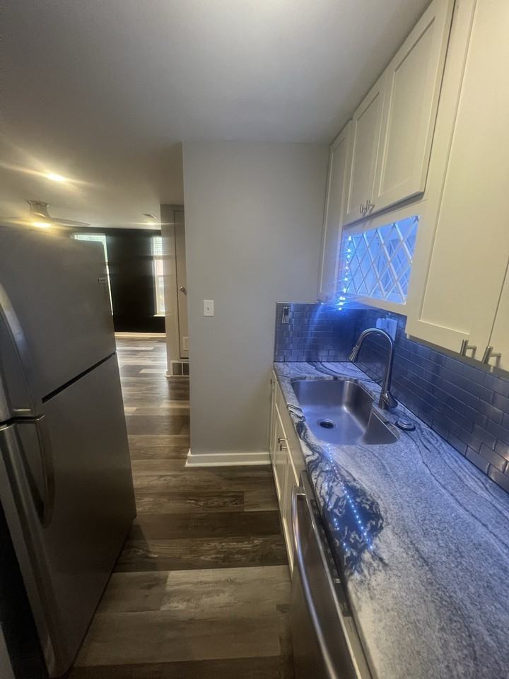 838 Oak St. - Photo 6 of 31