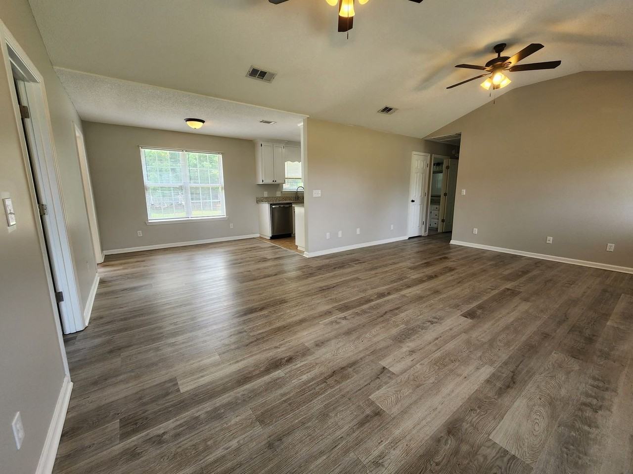 2882 Copeland Rd - Photo 2 of 13