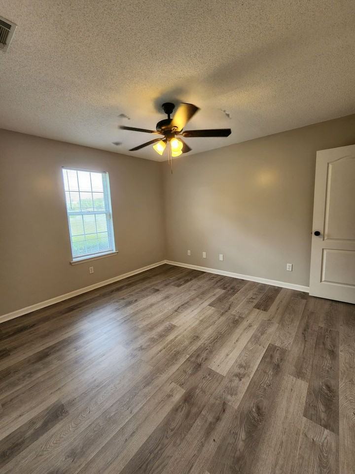 2882 Copeland Rd - Photo 6 of 13