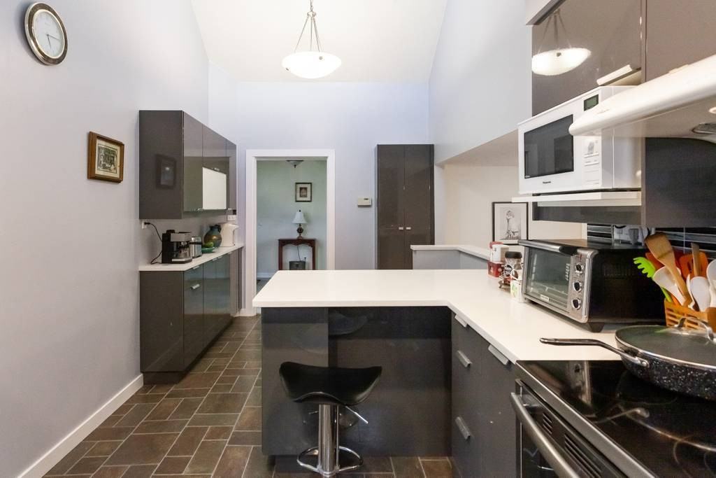 6200 Goldsmith Drive - Photo 3 of 19