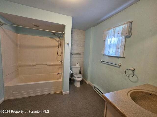 624 Court Street - Photo 4 of 14