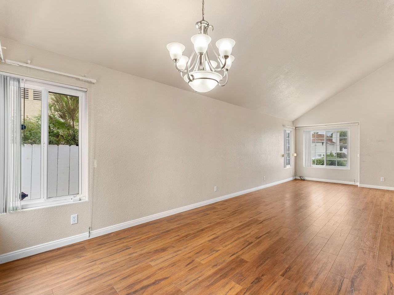 833 Joanna Dr - Photo 5 of 16