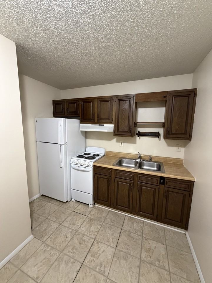 300 S Marshall St 9 - Photo 5 of 14