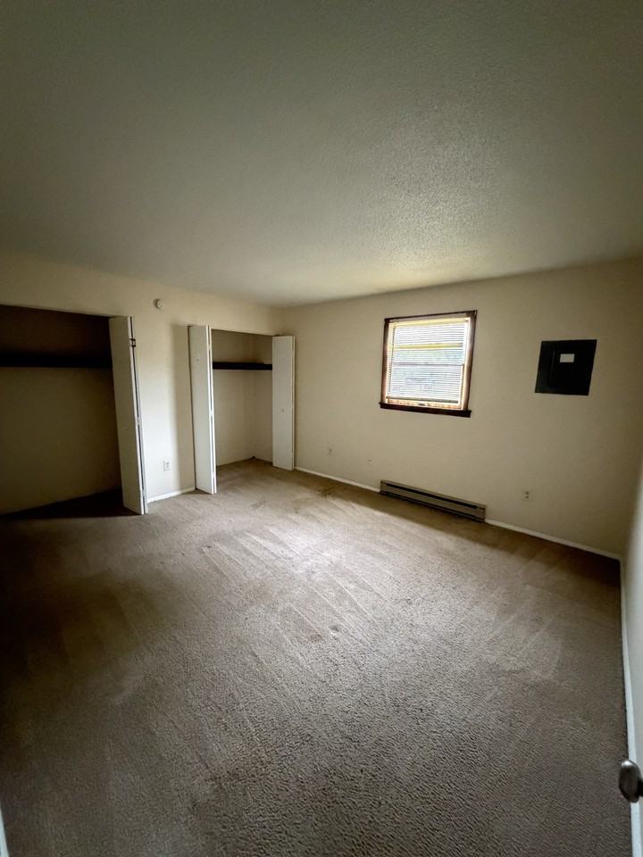 300 S Marshall St 9 - Photo 6 of 14