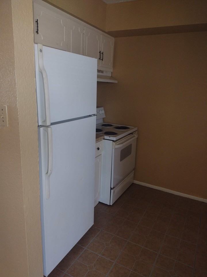 2095 La Palma St. - Photo 2 of 3