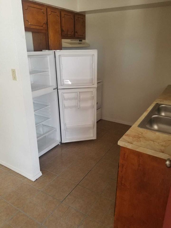 2095 La Palma St. - Photo 3 of 3
