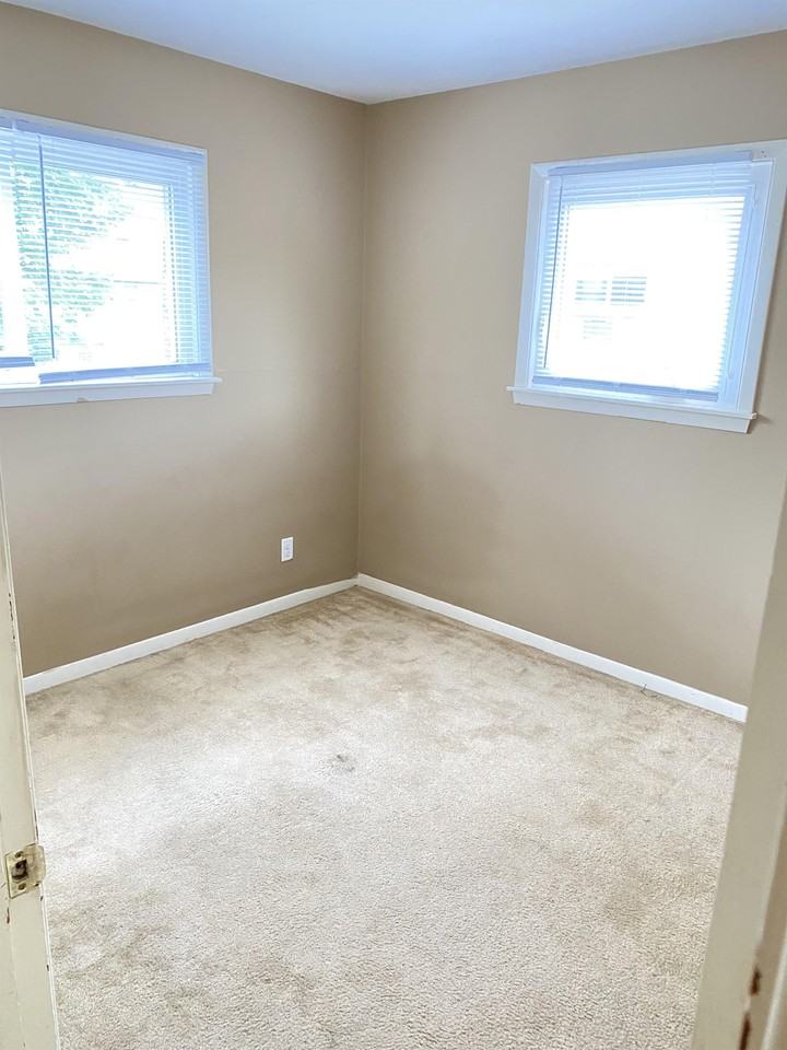 711 W CHURCH St. - Photo 5 of 43