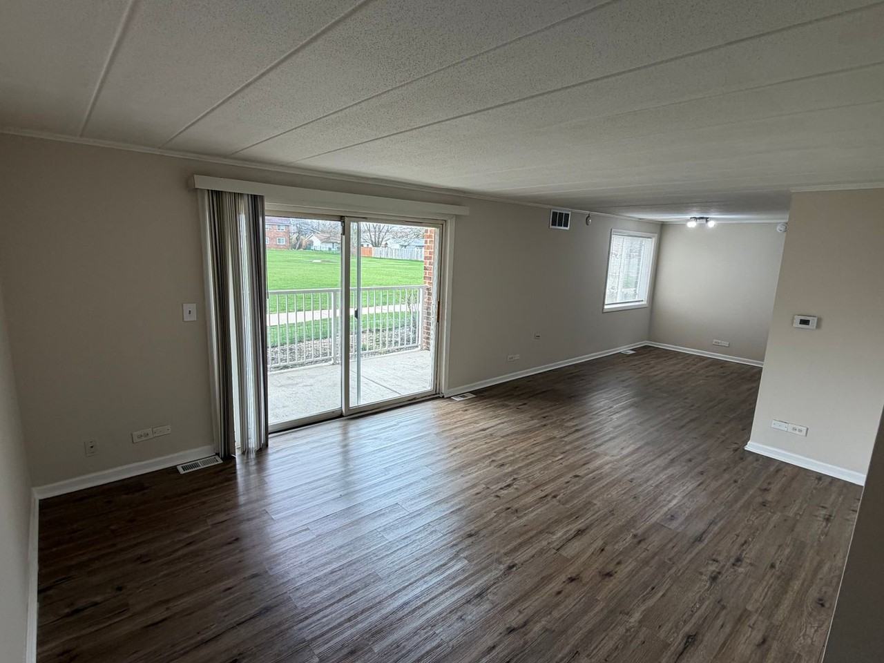 1112 Westover Ln - Photo 2 of 10
