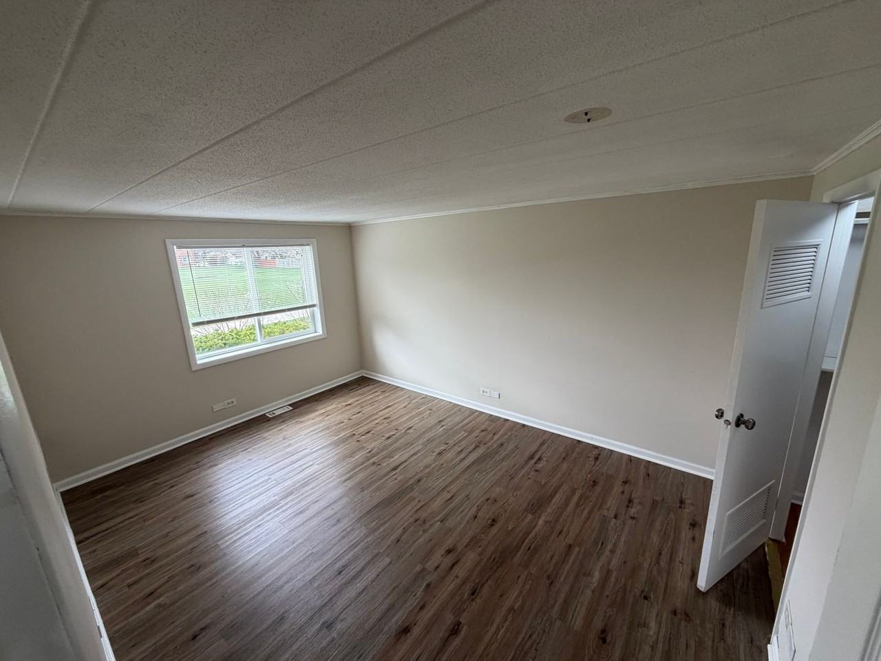 1112 Westover Ln - Photo 4 of 10