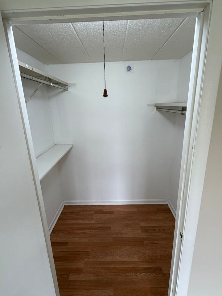 1112 Westover Ln - Photo 6 of 10