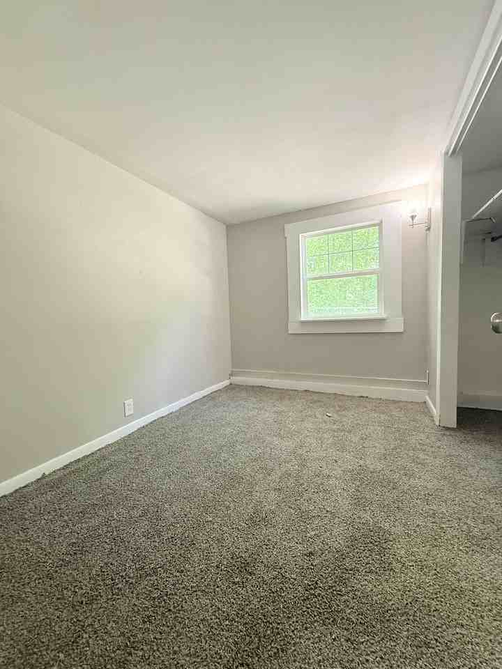 302 North Spring Street - Photo 3 of 8