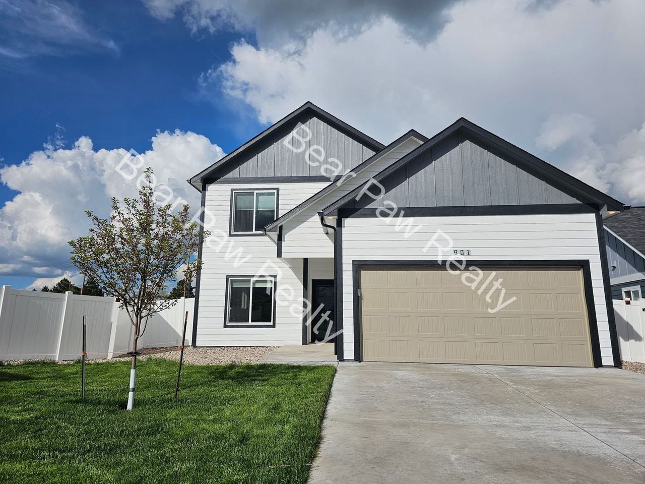 901 Sonata Ln - Photo 2 of 24