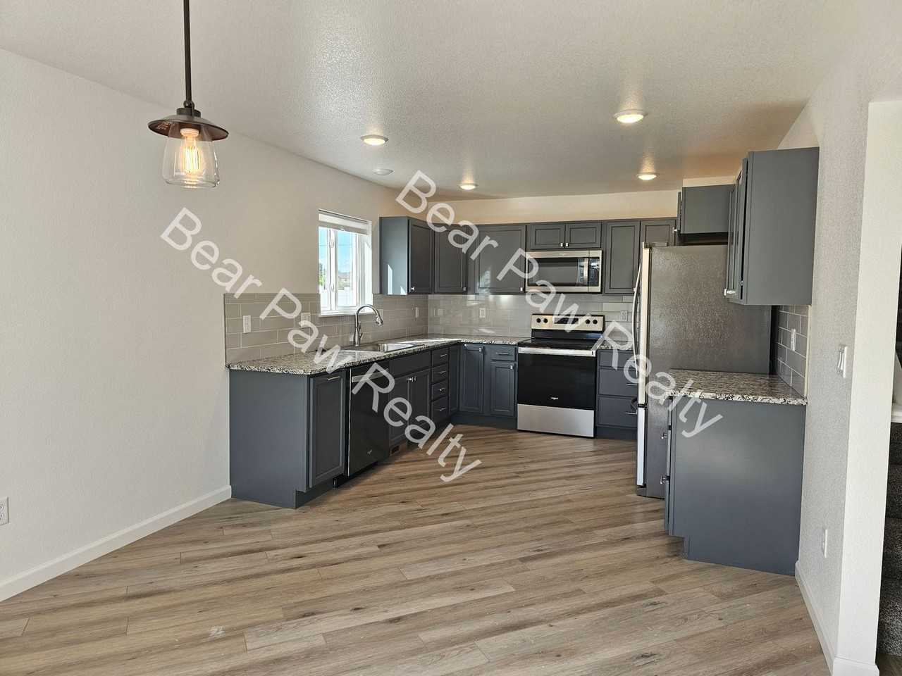 901 Sonata Ln - Photo 3 of 24