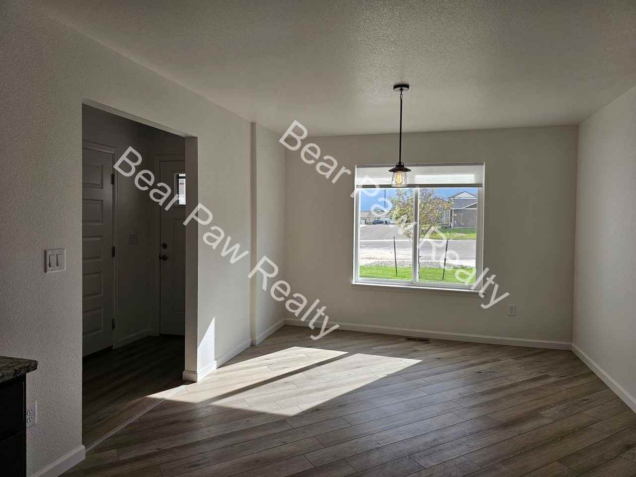 901 Sonata Ln - Photo 4 of 24