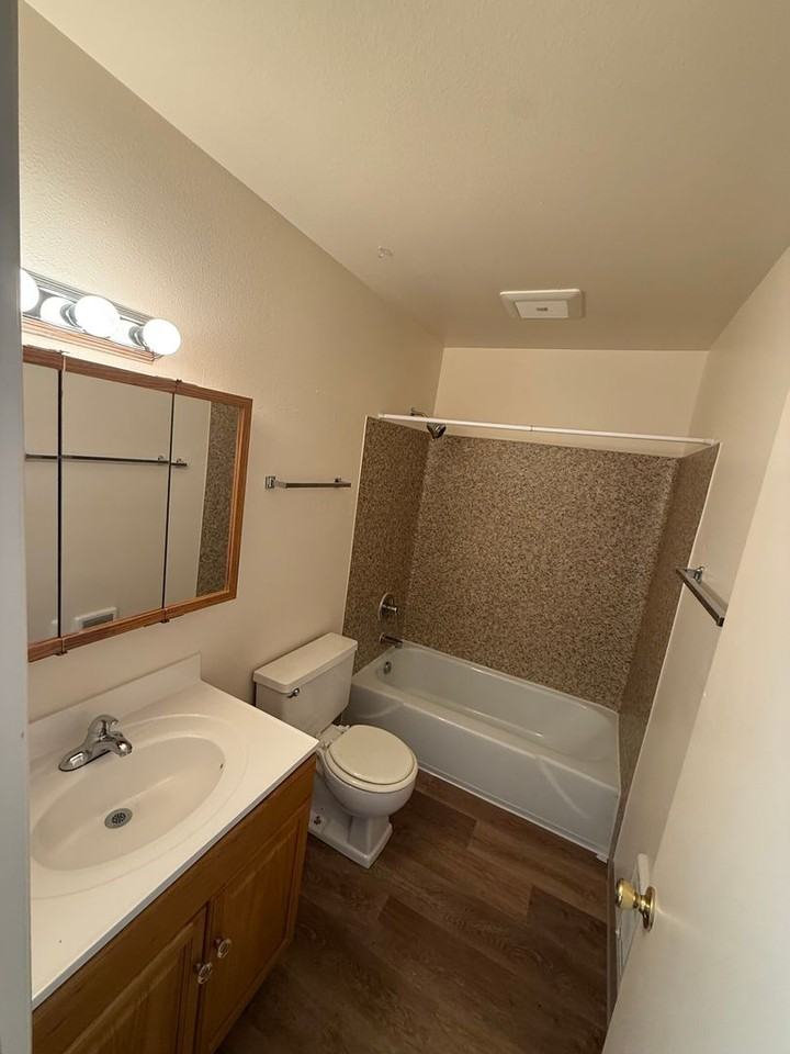 #167 FRANCIS STREET APARTMENTS - Photo 5 of 20