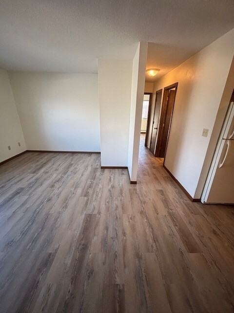 475 Walter Street - Photo 3 of 8